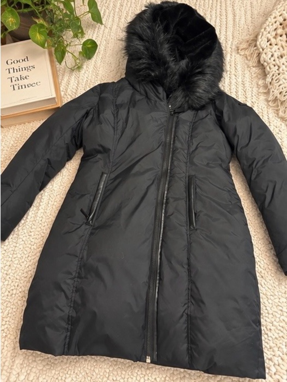 Women's DKNY Hooded Puffer Coat with Faux Fur Trim